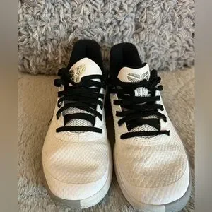 Nike | Shoes | Nike Mamba Focus Tb White Wolf Grey Black  display picture 1
